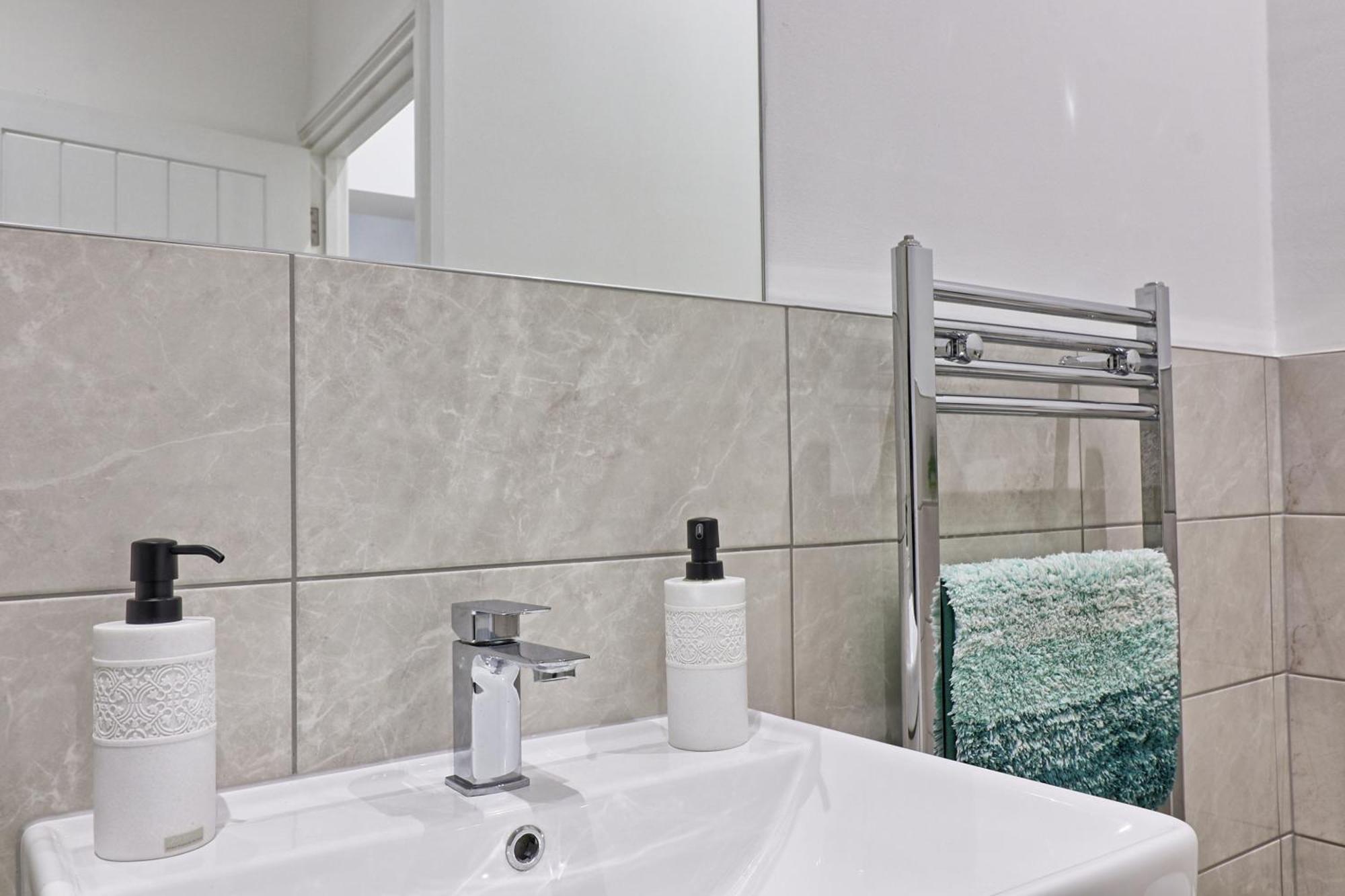 Chelmsford City Central Ground Floor Apartment Next To Town Centre ภายนอก รูปภาพ